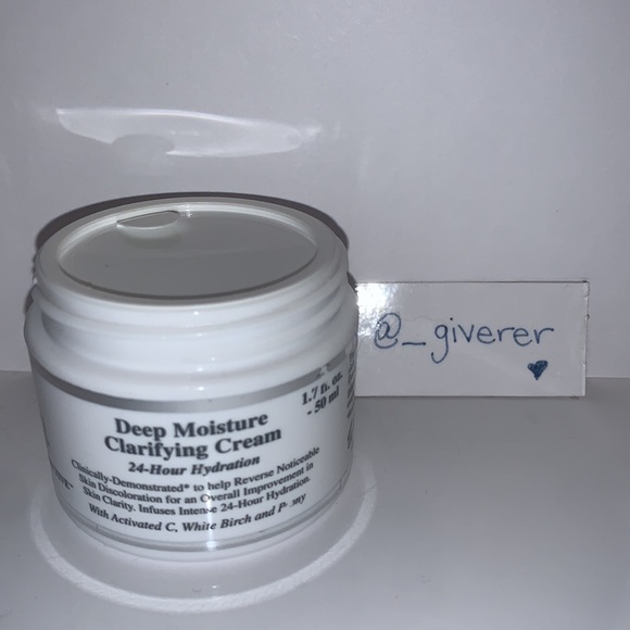 Kiehl’s Clearly Corrective Deep Moist Clarifying - Picture 6 of 10